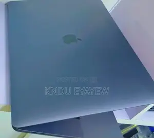 New Laptop Apple MacBook Pro 2017 16GB Intel Core I7 SSD 512GB