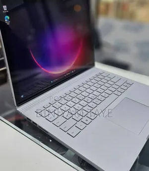 New Laptop Microsoft Surface Book 3 16GB Intel Core I7 SSD 256GB