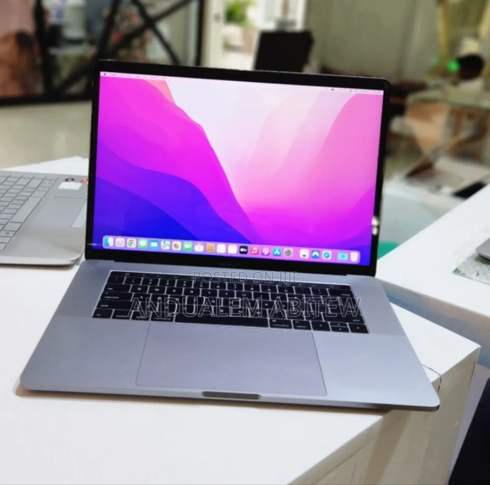 New Laptop Apple MacBook Pro 2016 16GB Intel Core I7 SSD 256GB