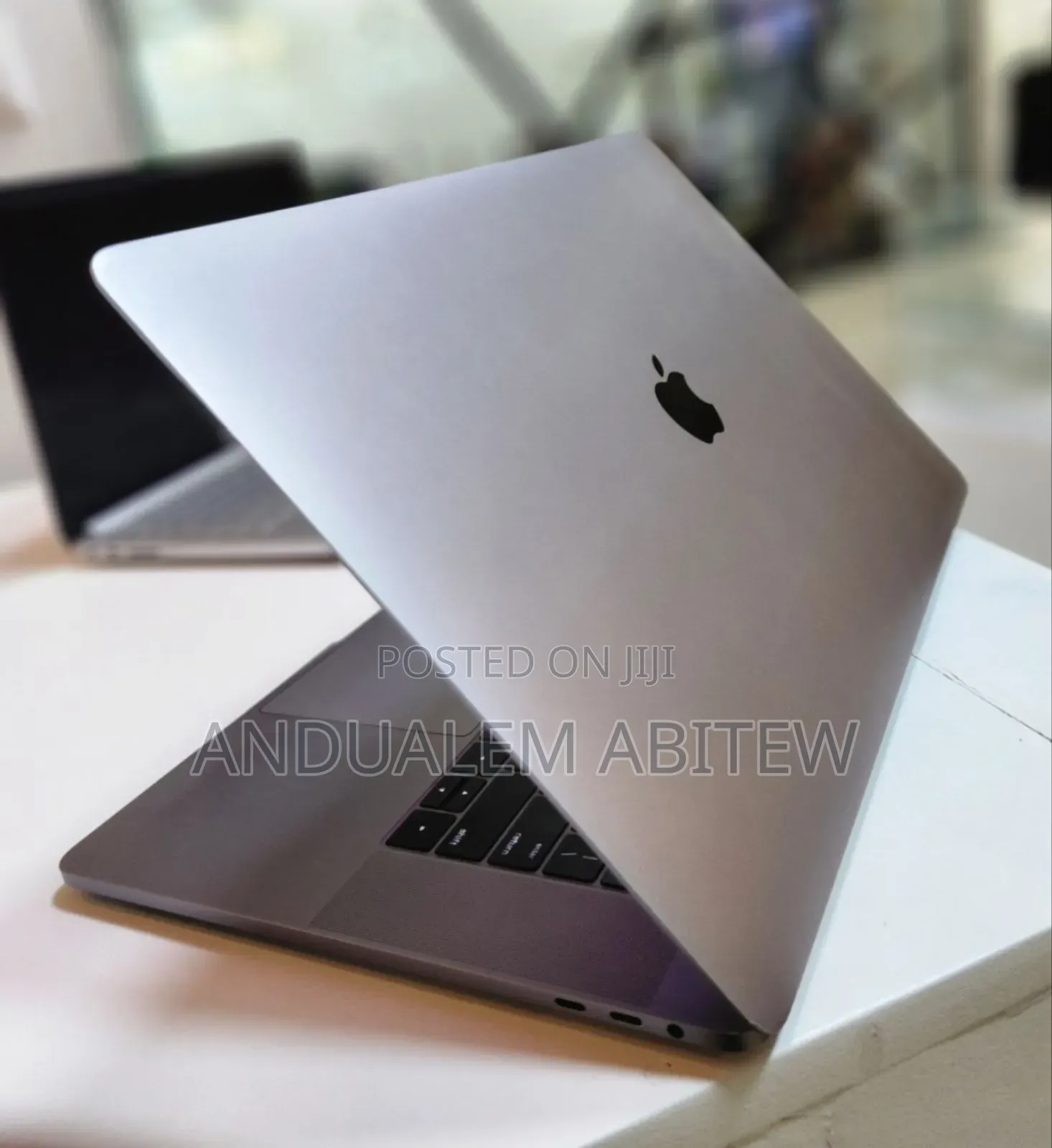 New Laptop Apple MacBook Pro 2016 16GB Intel Core I7 SSD 256GB