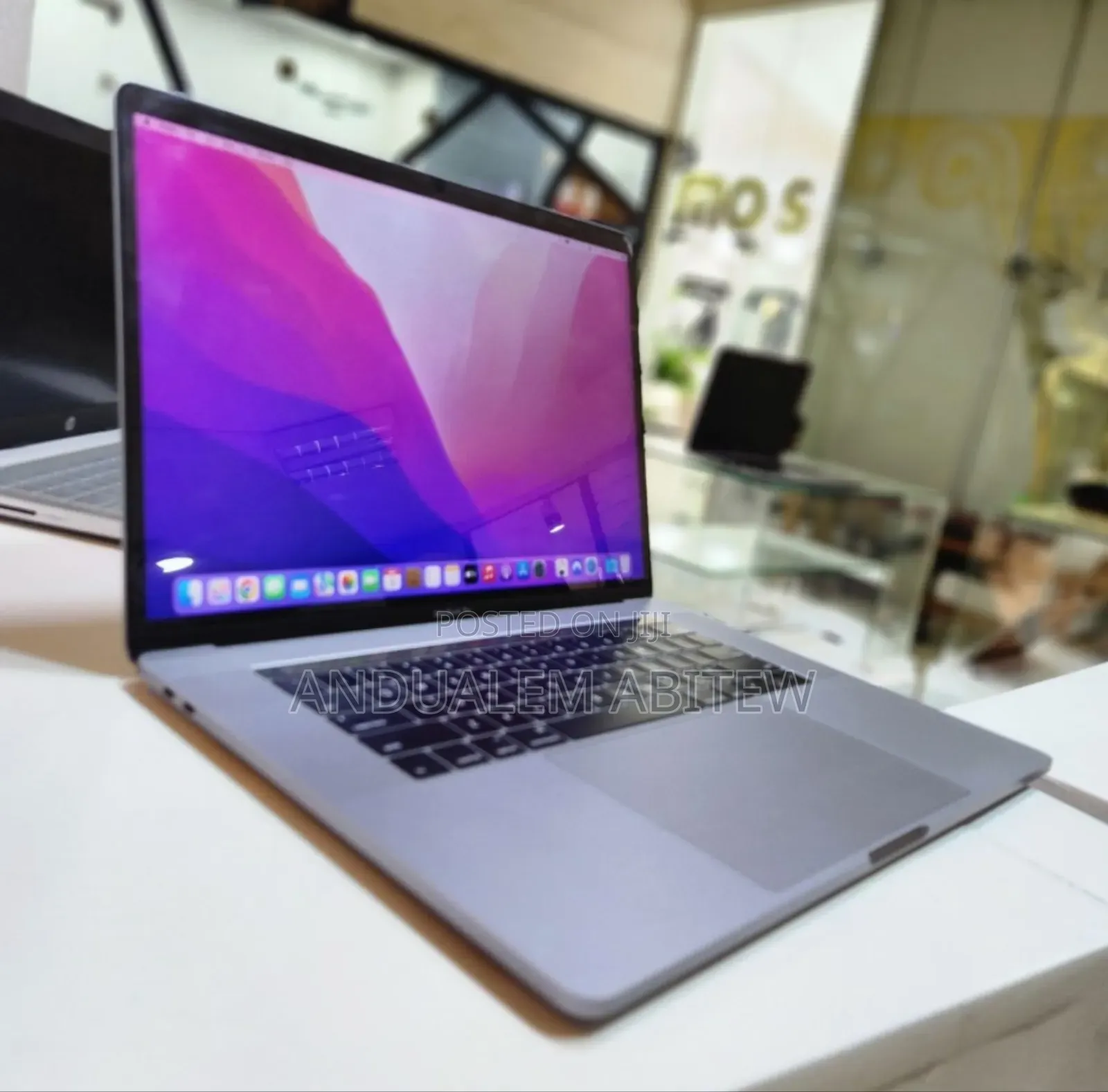 New Laptop Apple MacBook Pro 2016 16GB Intel Core I7 SSD 256GB