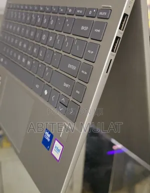 New Laptop HP Envy X360 8GB Intel Core I5 SSD 512GB