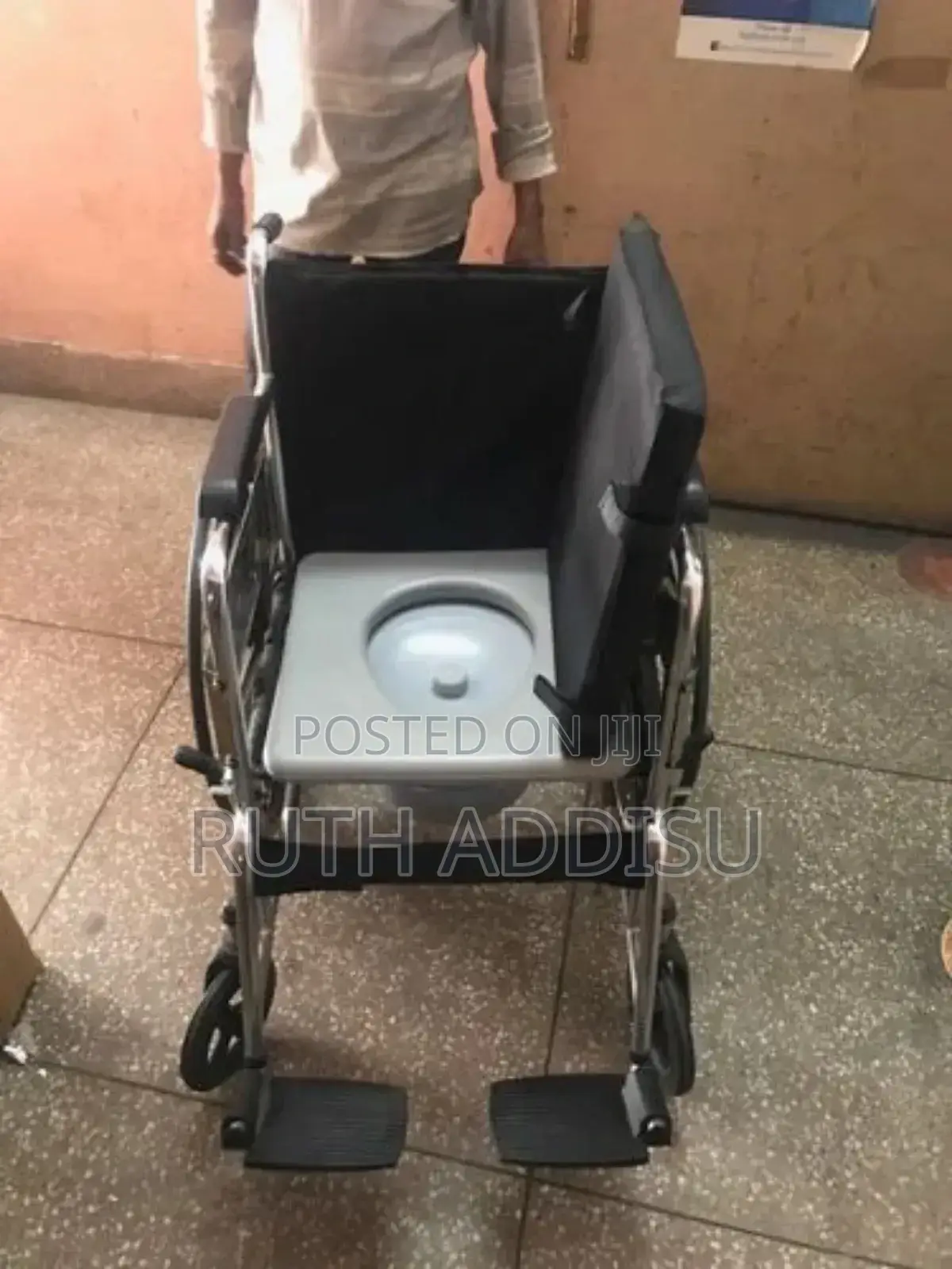 Wheechairω[Commode_wheelchairε^Wheelchair0ω=Wheelchair