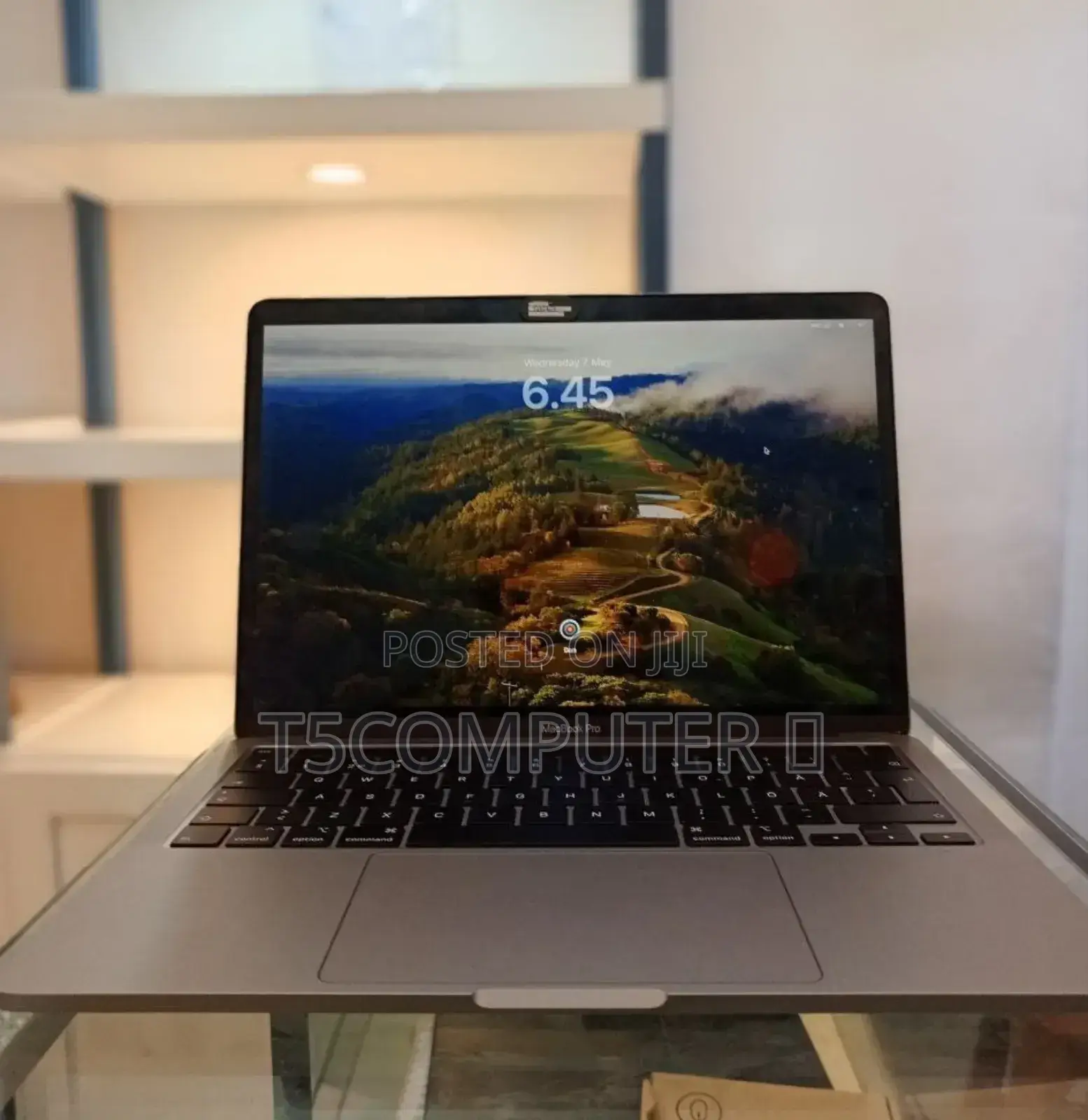 New Laptop Apple MacBook Pro 2022 M2 16GB Intel Core I5 SSD 512GB