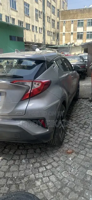 Toyota C-HR LE FWD 2019 Gray