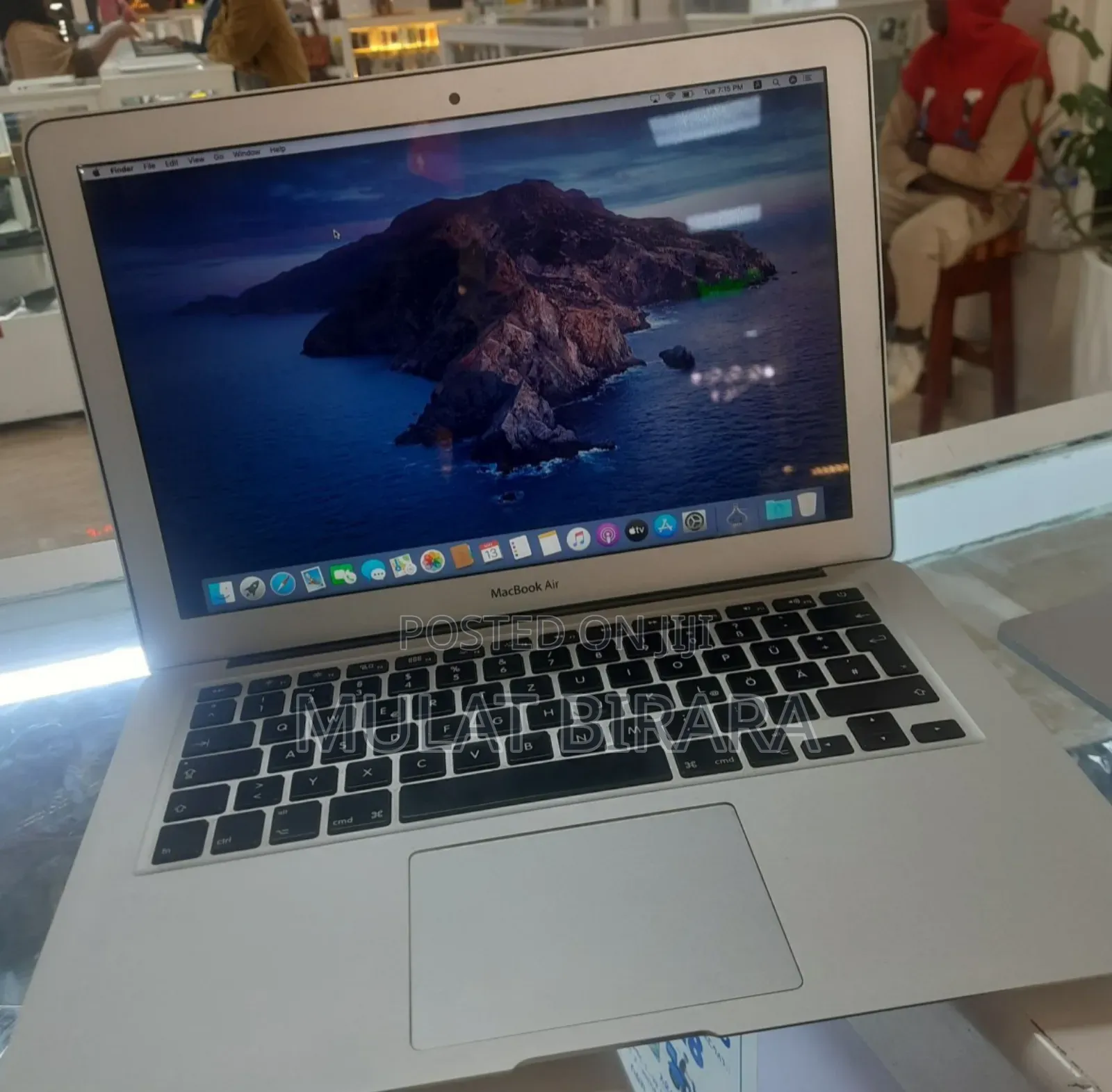 New Laptop Apple MacBook Air 2017 8GB Intel Core I7 SSD 128GB