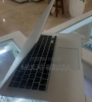 New Laptop Apple MacBook Air 2017 8GB Intel Core I7 SSD 128GB