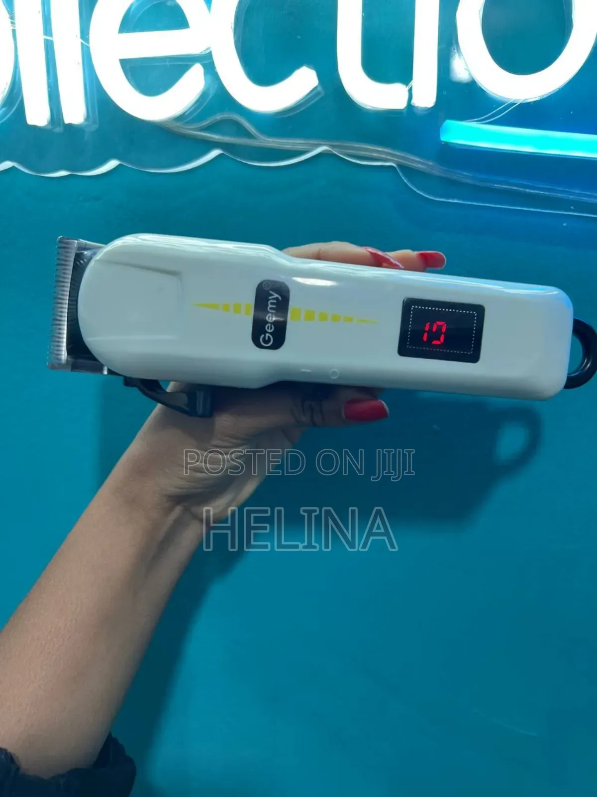 ለህፃናት ለአዋቂ ለወጣት የሚሆን በcharge የሚሰራ የቤት ዉስጥ የፀጉር ማስተካከያ