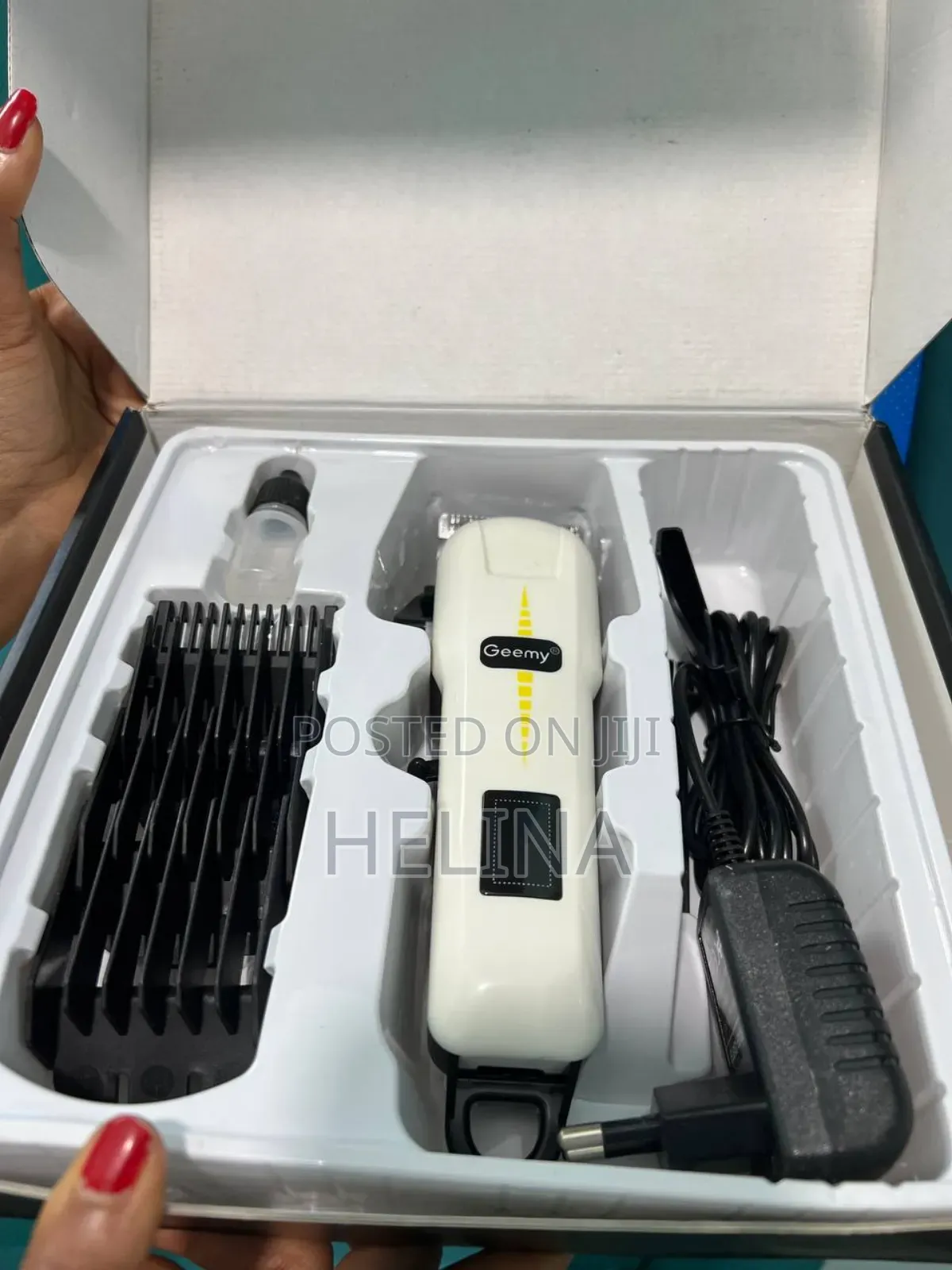 ለህፃናት ለአዋቂ ለወጣት የሚሆን በcharge የሚሰራ የቤት ዉስጥ የፀጉር ማስተካከያ