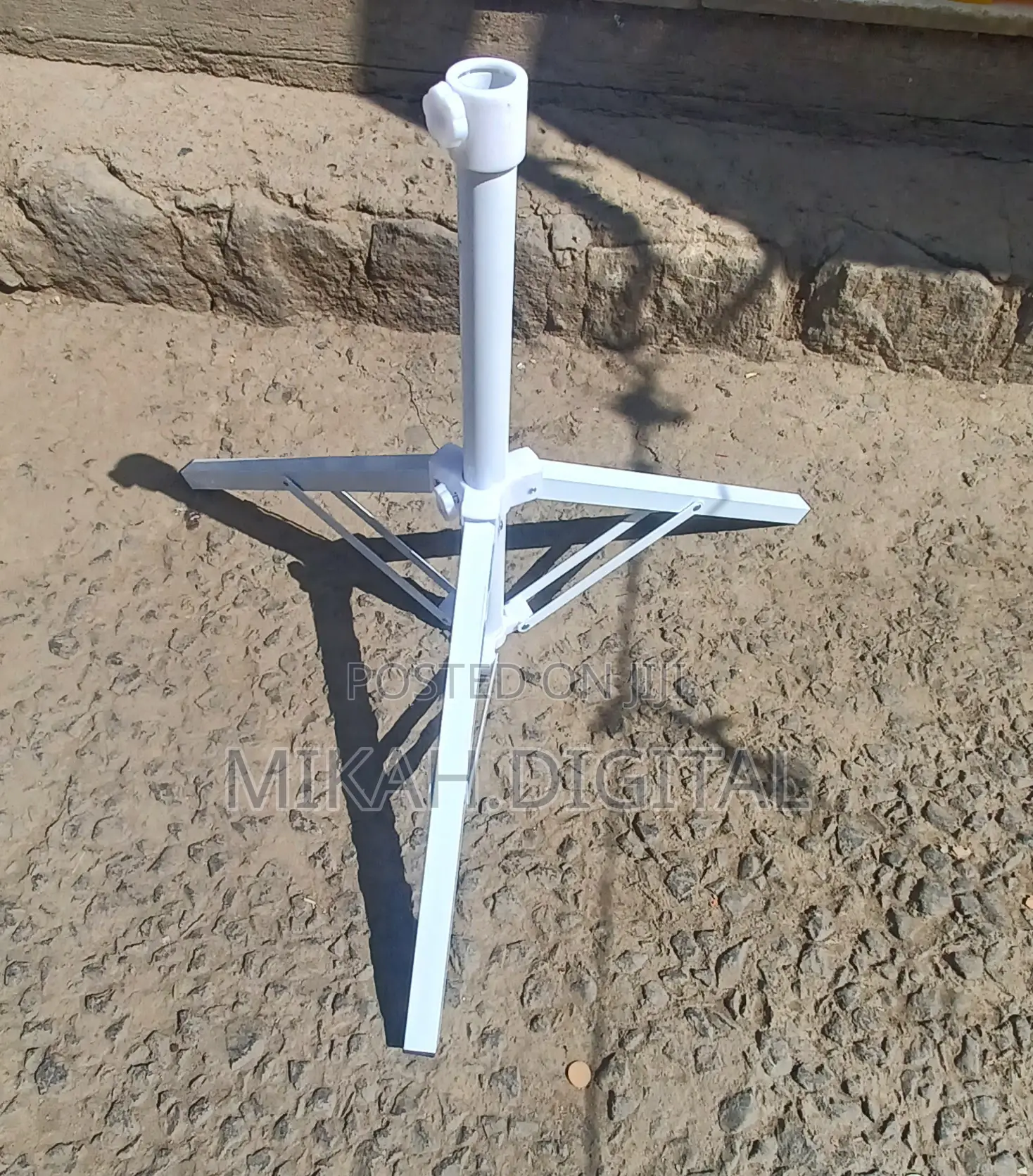 Foldable Aluminum Cafe Umbrella Stand | የዣንጥላ ማቆሚያ