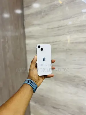 Photo - Apple iPhone 13 128 GB White