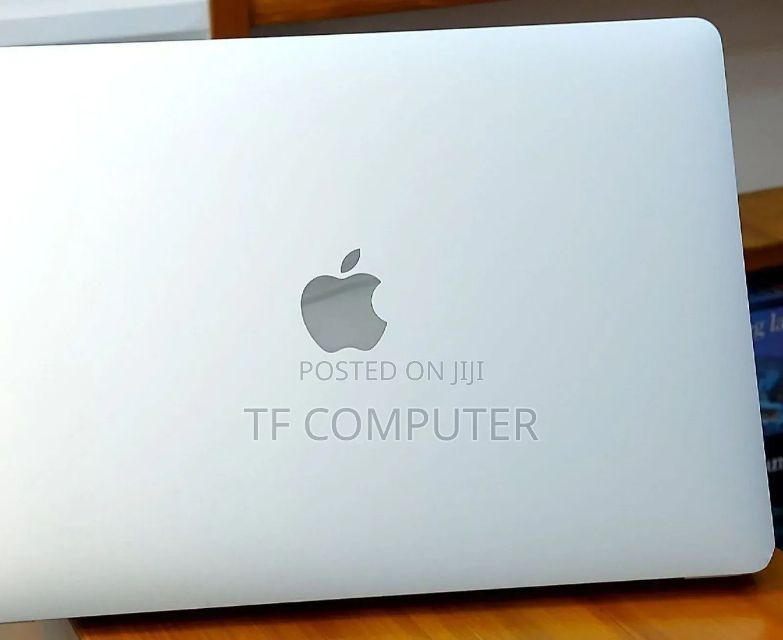 New Laptop Apple MacBook Pro 2020 M1 8GB Apple M1 Pro SSD 512GB