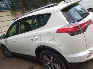 Toyota RAV4 2017 White