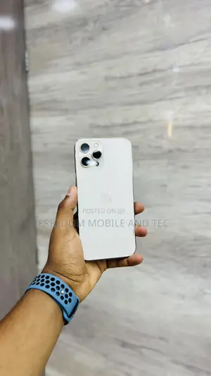 Photo - Apple iPhone 12 Pro Max 256 GB Gold