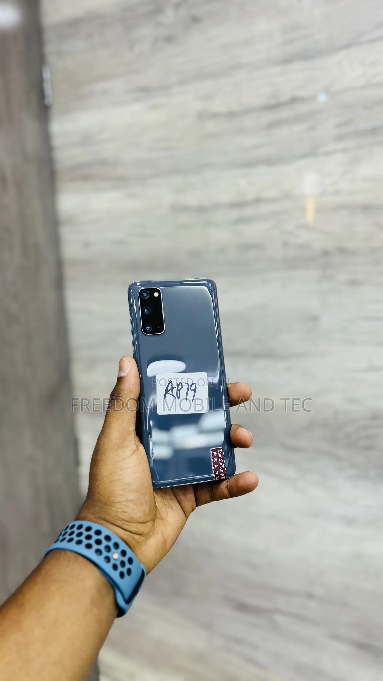 New Samsung Galaxy S20 128 GB