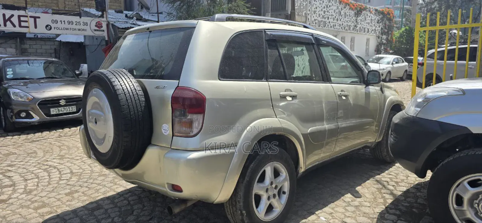 Toyota RAV4 2004 Gold