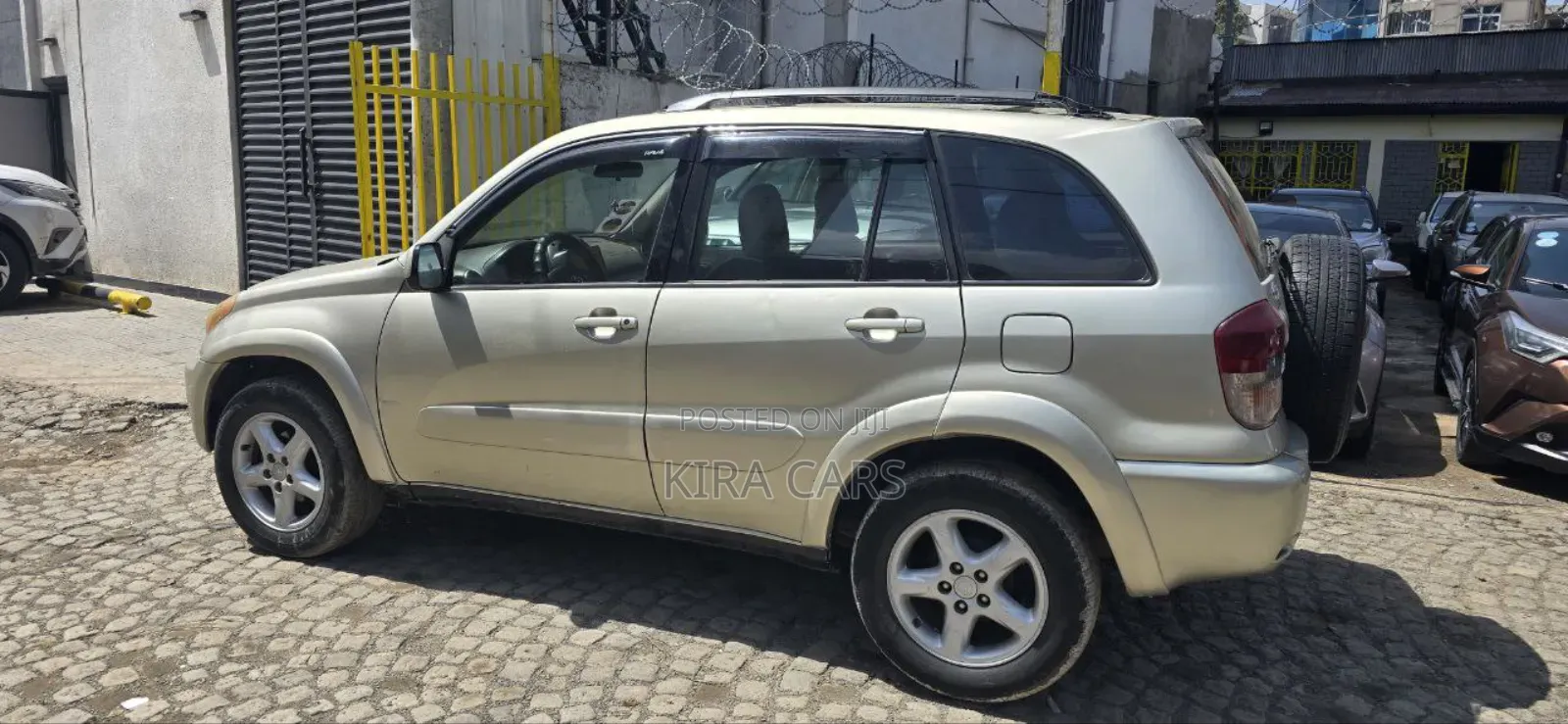 Toyota RAV4 2004 Gold