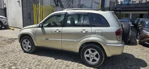Toyota RAV4 2004 Gold