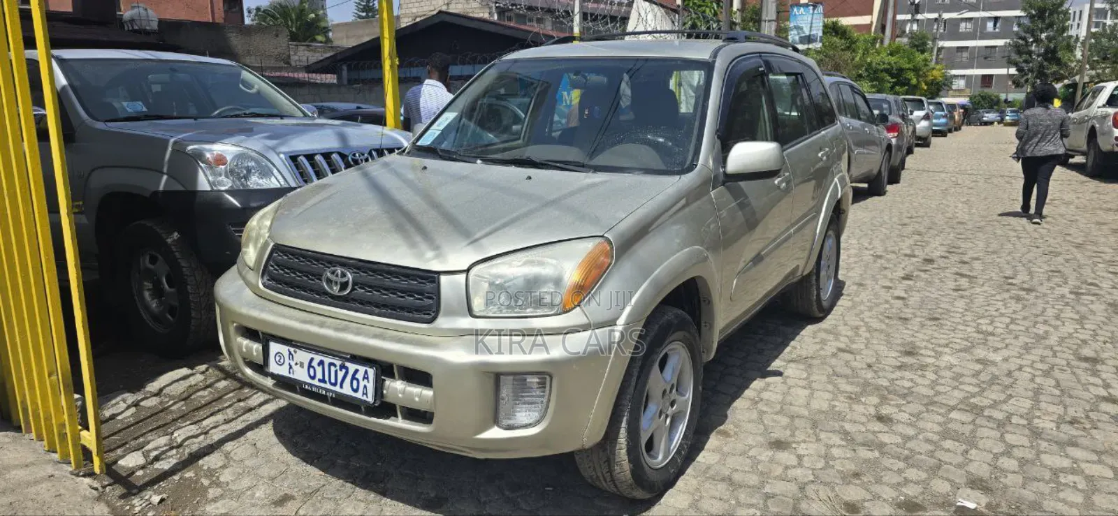 Toyota RAV4 2004 Gold