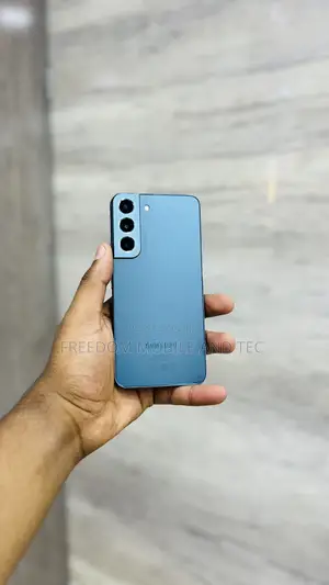 Photo - New Samsung Galaxy S22 5G 128 GB