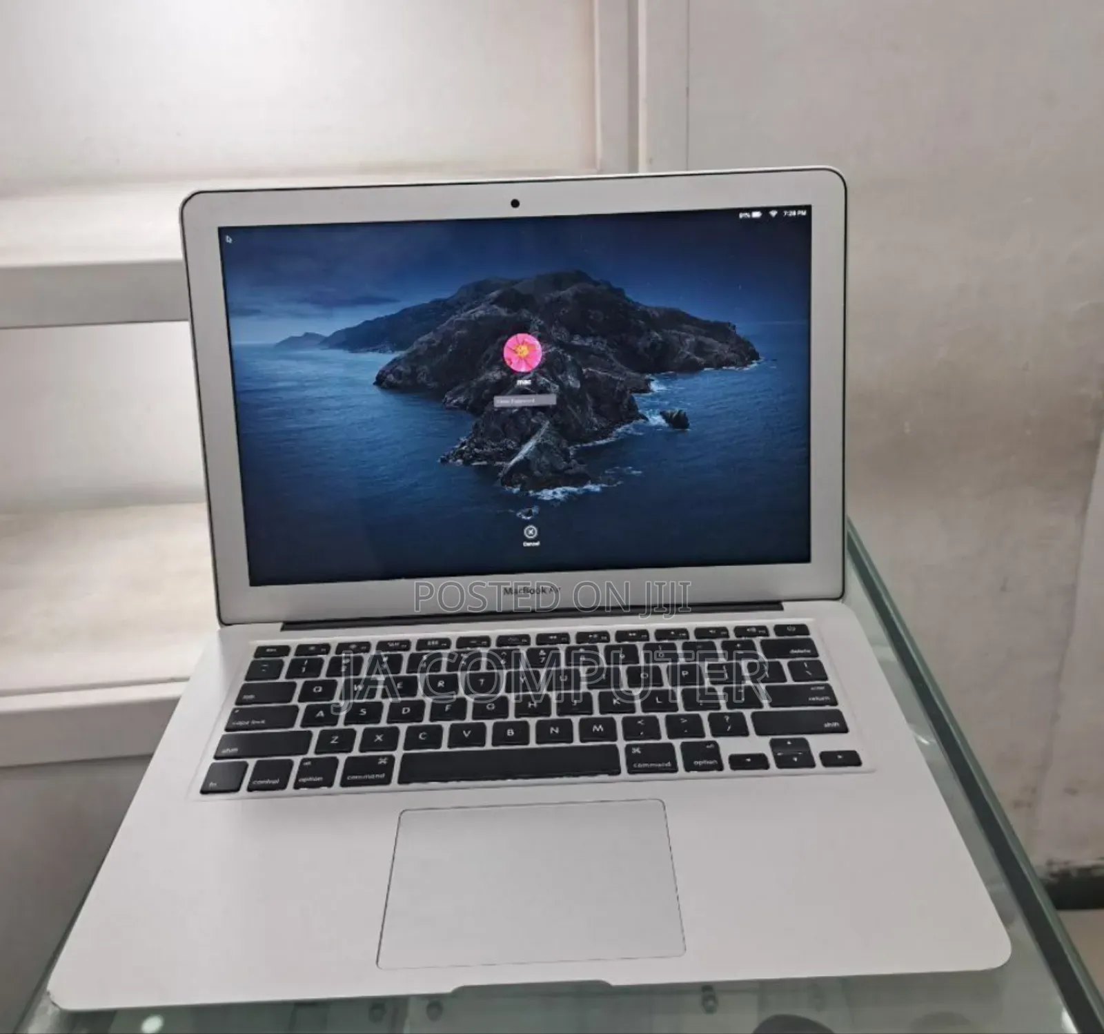 New Laptop Apple MacBook Air 2017 8GB Intel Core I7 SSD 128GB