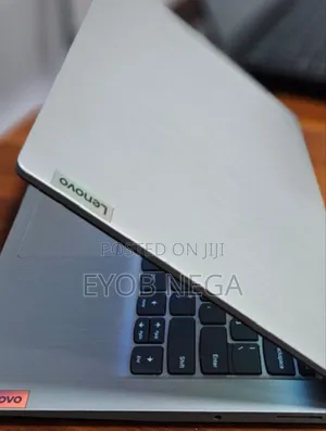 New Laptop Lenovo Ideapad 3 8GB Intel Core I3 SSD 256GB