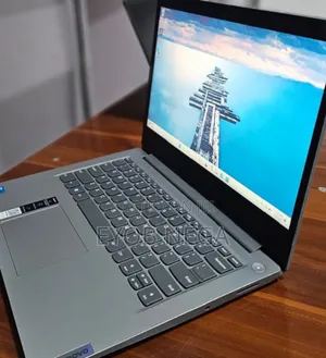 New Laptop Lenovo Ideapad 3 8GB Intel Core I3 SSD 256GB