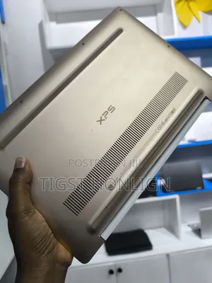 Photo - New Laptop Dell XPS 13 8GB Intel Core I7 SSD 512GB