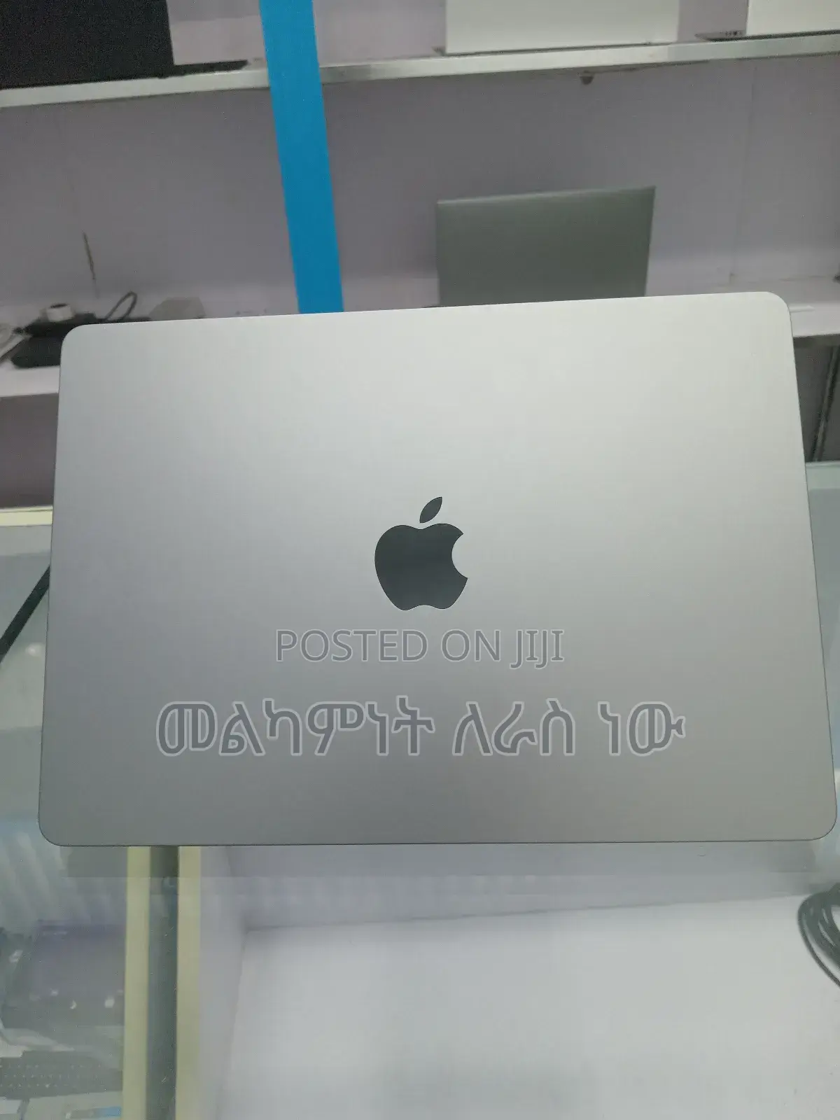 New Laptop Apple MacBook Air 2022 M2 8GB Apple M2 SSD 256GB