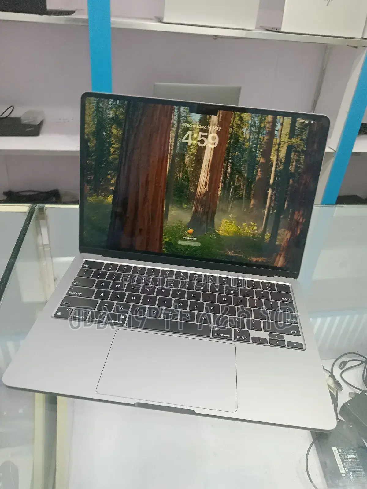 New Laptop Apple MacBook Air 2022 M2 8GB Apple M2 SSD 256GB