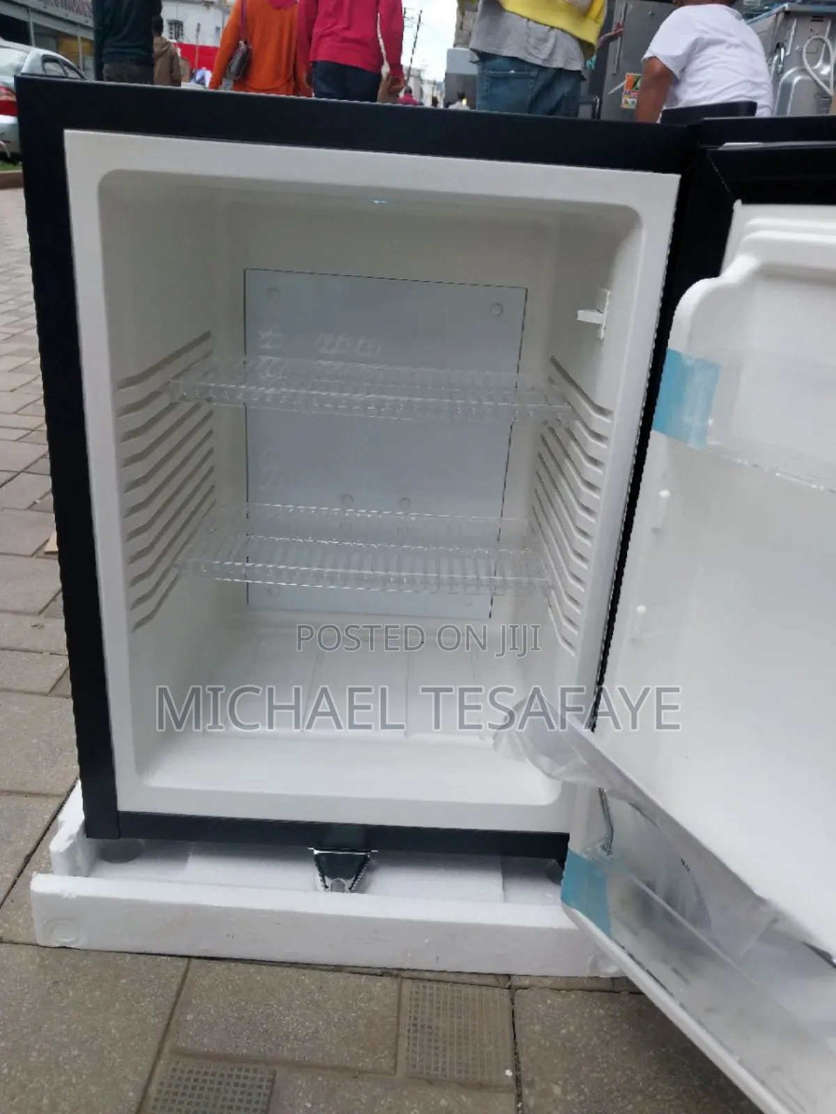 ለሆቴሎች ለሆስፒታሎች እንዲሁም በቀላሉ ከቦታ ቦታ ይዘውት መንቀሳቀስ የሚያስችል ፍሪጅ