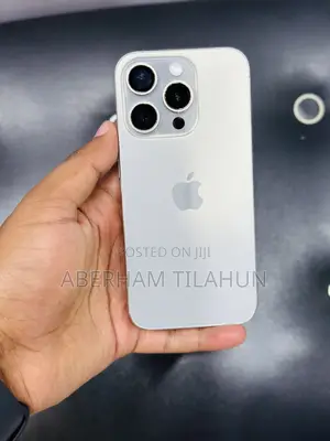 Photo - Apple iPhone 15 Pro 256 GB Silver