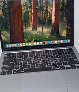 Photo - New Laptop Apple MacBook Air 2022 M2 8GB Apple M2 SSD 256GB