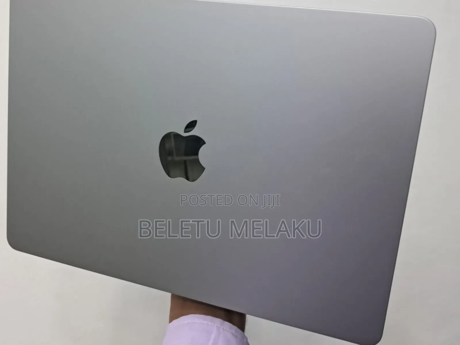 New Laptop Apple MacBook Air 2022 M2 8GB Apple M2 SSD 250GB