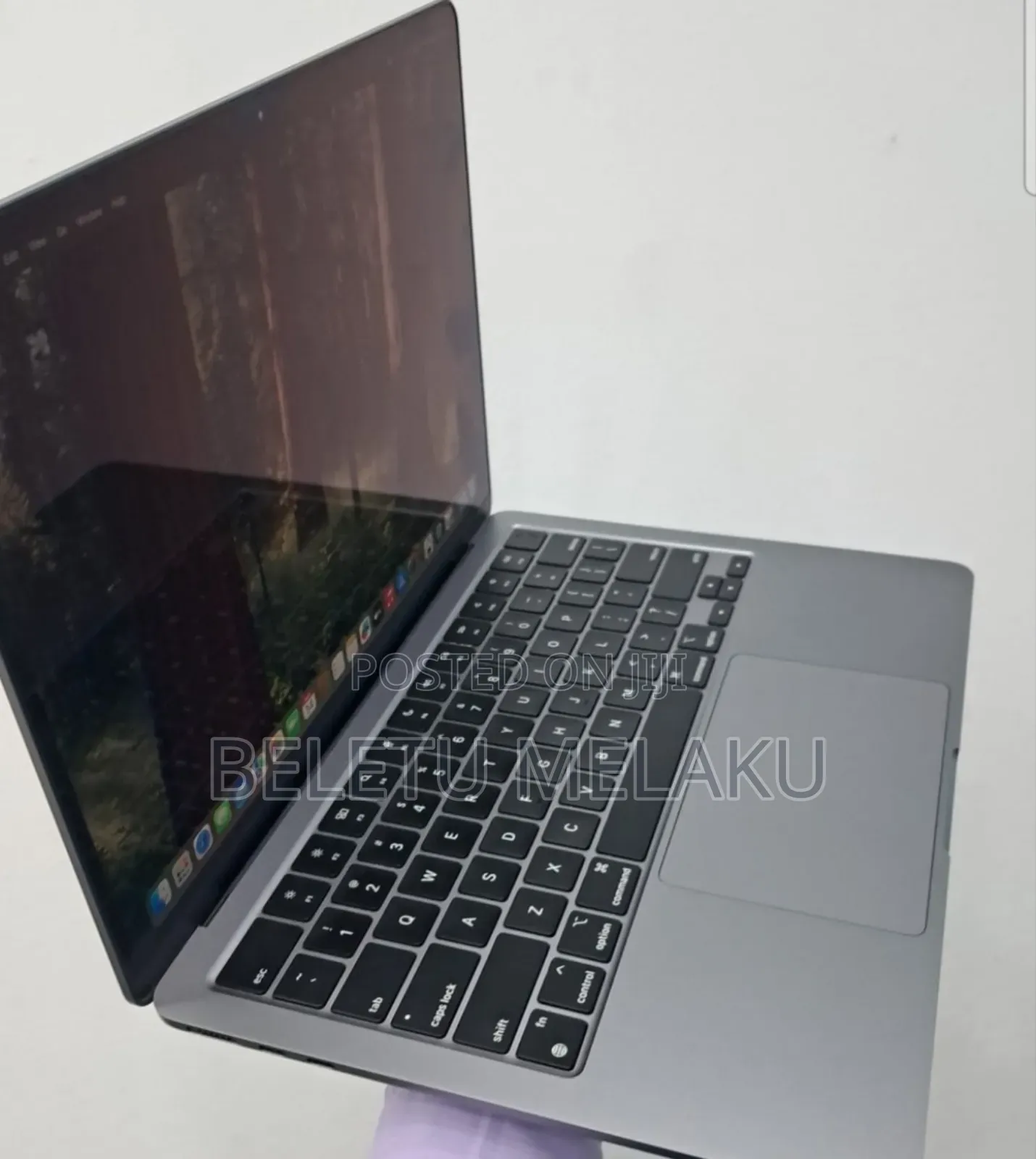 New Laptop Apple MacBook Air 2022 M2 8GB Apple M2 SSD 250GB
