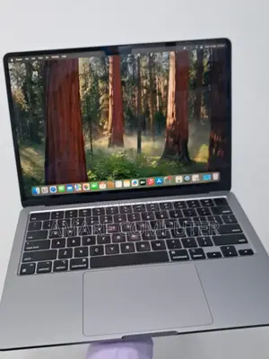 New Laptop Apple MacBook Air 2022 M2 8GB Apple M2 SSD 256GB