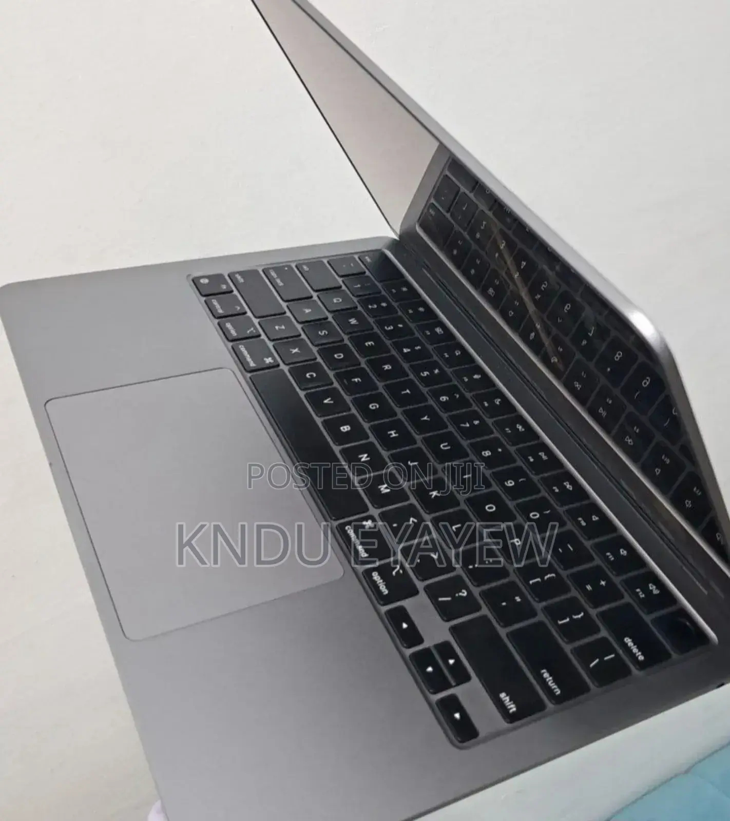 New Laptop Apple MacBook 8GB Apple M2 SSD 250GB