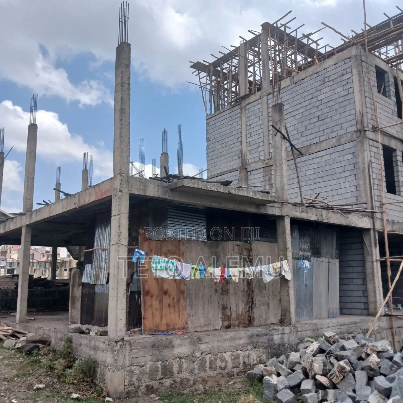 የሚሸጥ አንድ ስላቨ ቦሌ አራብሳ ዲያስፖራ 150 ካሬ 10 ሚሊዮን ብር