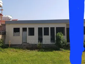 የሚሸጥ በአያት ኮምፓወድ ውሰጥ ይገኛል 500 ካሬ 35 ሚሊዮን ብር