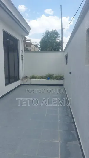 Furnished 3bdrm Villa in የሚሸጥ ቪላ አያት 165 ካሬ, Bole for sale