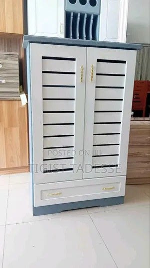 ጫማ ማስቀመጫ በአነስተኛ መጠን