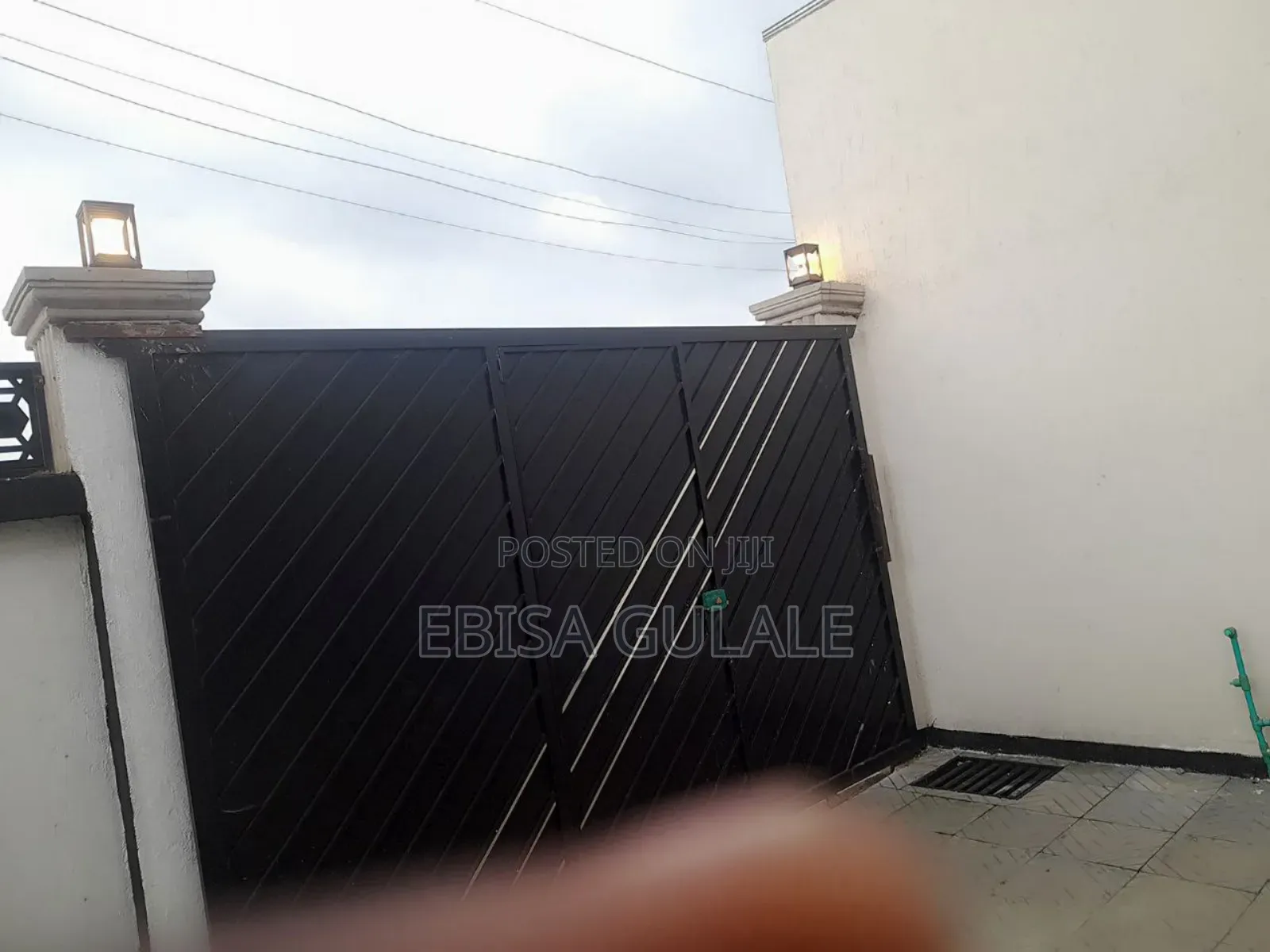 Furnished 5bdrm Apartment in Yeka for rent