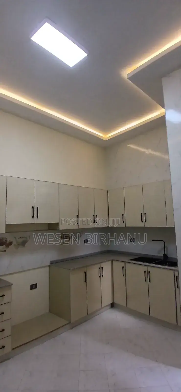 5bdrm Villa in የ ግል ቤት, Addis Ketema for sale