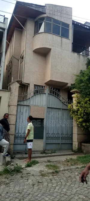 6bdrm House in G+2, Yeka for rent