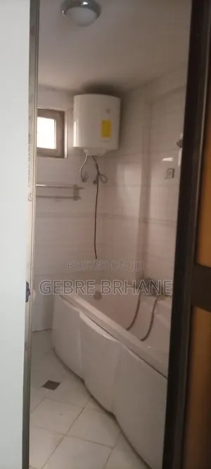6bdrm House in G+2, Yeka for rent