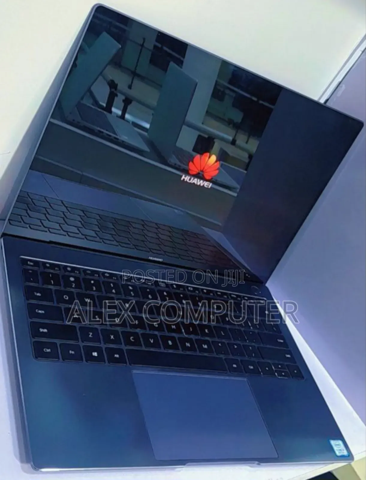 New Laptop Huawei MateBook 13 WRT-W19E 8GB Intel Core I5 SSD 256GB