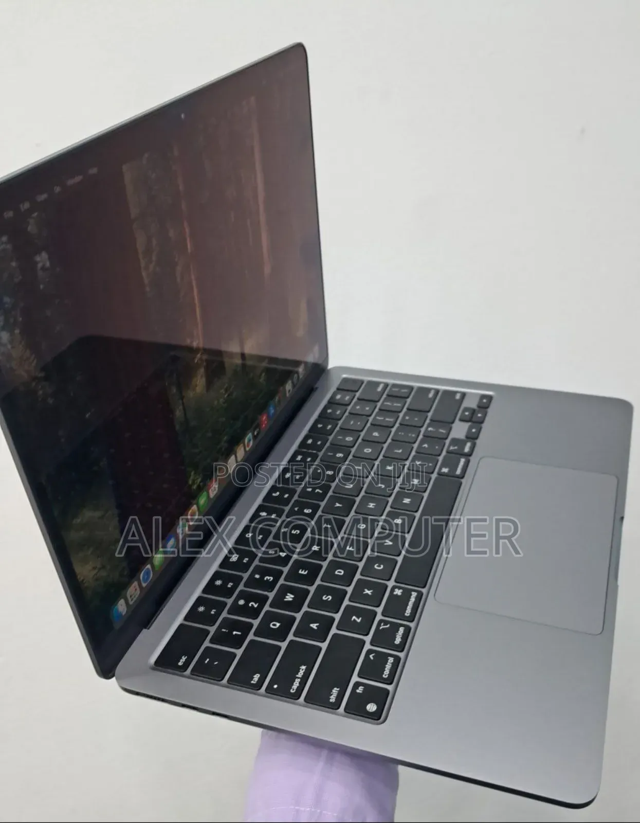 New Laptop Apple MacBook Air 2022 M2 8GB Apple M2 SSD 256GB