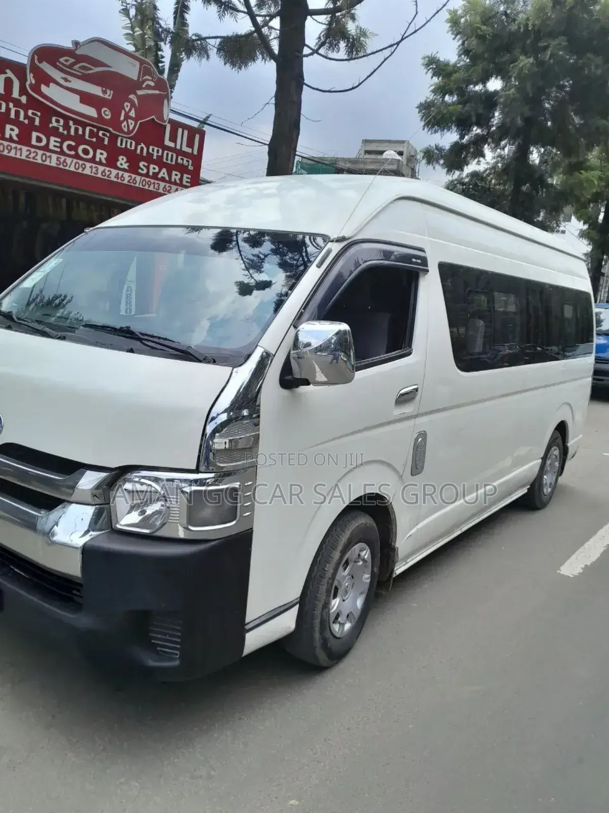 Toyota HiAce 2016 White
