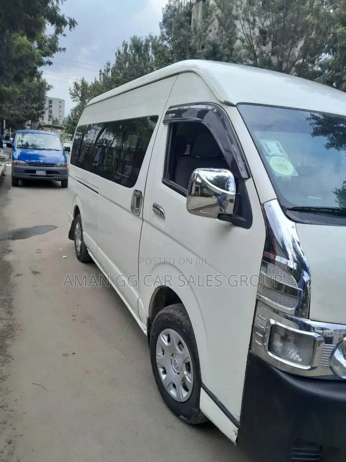 Toyota HiAce 2016 White