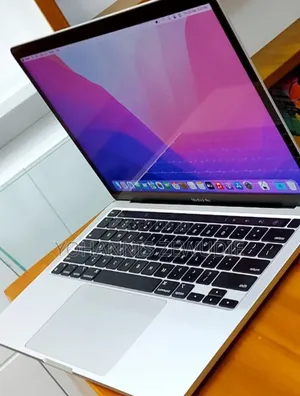 New Laptop Apple MacBook Pro 2020 M1 8GB Apple M1 Pro SSD 512GB